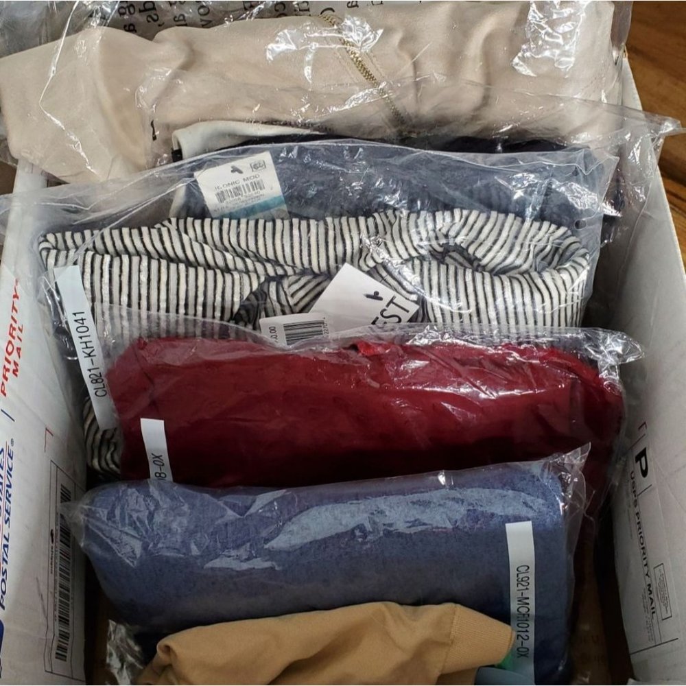 NEW! Women's Clothing Reseller Wholesale Bundle Box Lot, SMALL - $250+ Retail - Picture 5 of 6